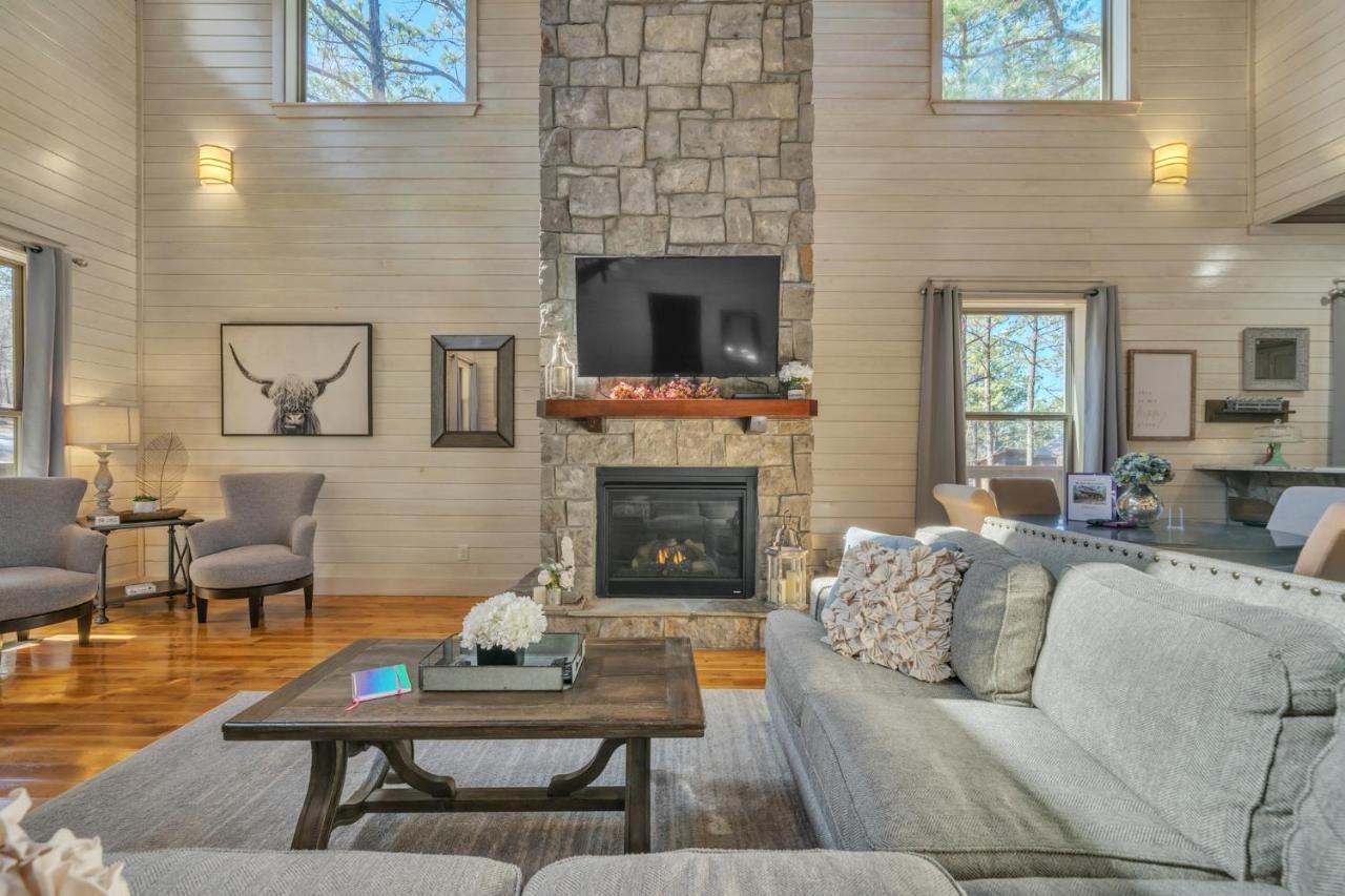Merlot Mountain - Heated Spa Pool And Hot Tub! Cabin Broken Bow Exterior photo