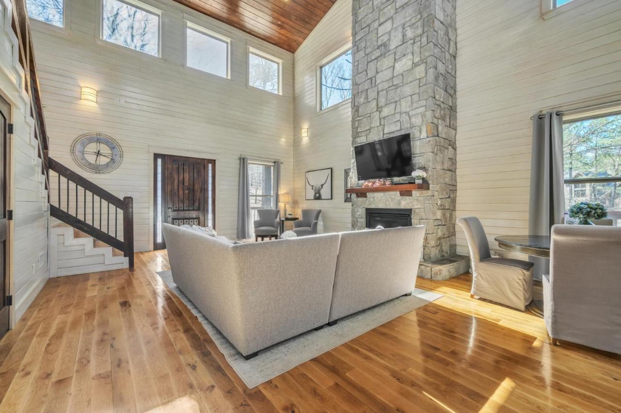 Merlot Mountain - Heated Spa Pool And Hot Tub! Cabin Broken Bow Exterior photo